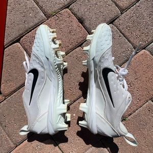 Women’s size 9 Nike Hyperdiamond Lunarlon women’s soccer cleats